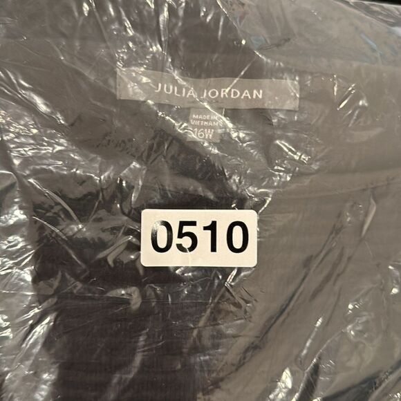 Julia Jordan Puff Sleeve Sweater Dress‎ In Black - Picture 5 of 12